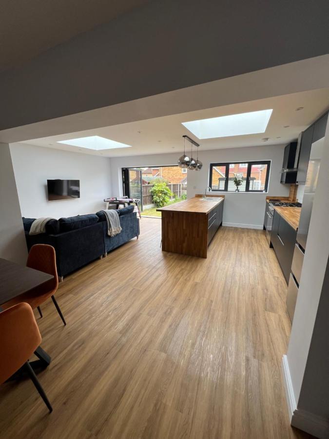 3 Bed Luxury Open Plan Living Villa Rayleigh Exterior foto