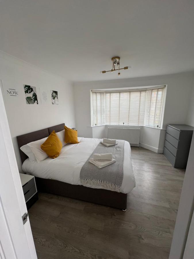 3 Bed Luxury Open Plan Living Villa Rayleigh Exterior foto