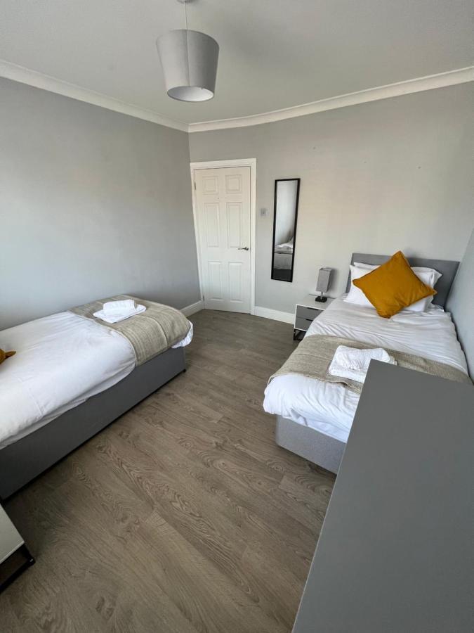 3 Bed Luxury Open Plan Living Villa Rayleigh Exterior foto